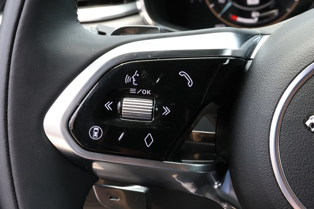 Certified 2026 Jaguar F-PACE R-Dynamic S AWD/4WD image 19
