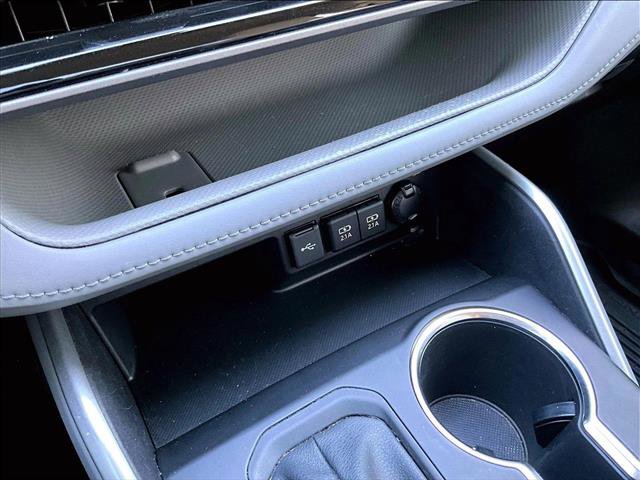 Used 2021 Toyota Highlander L image 26