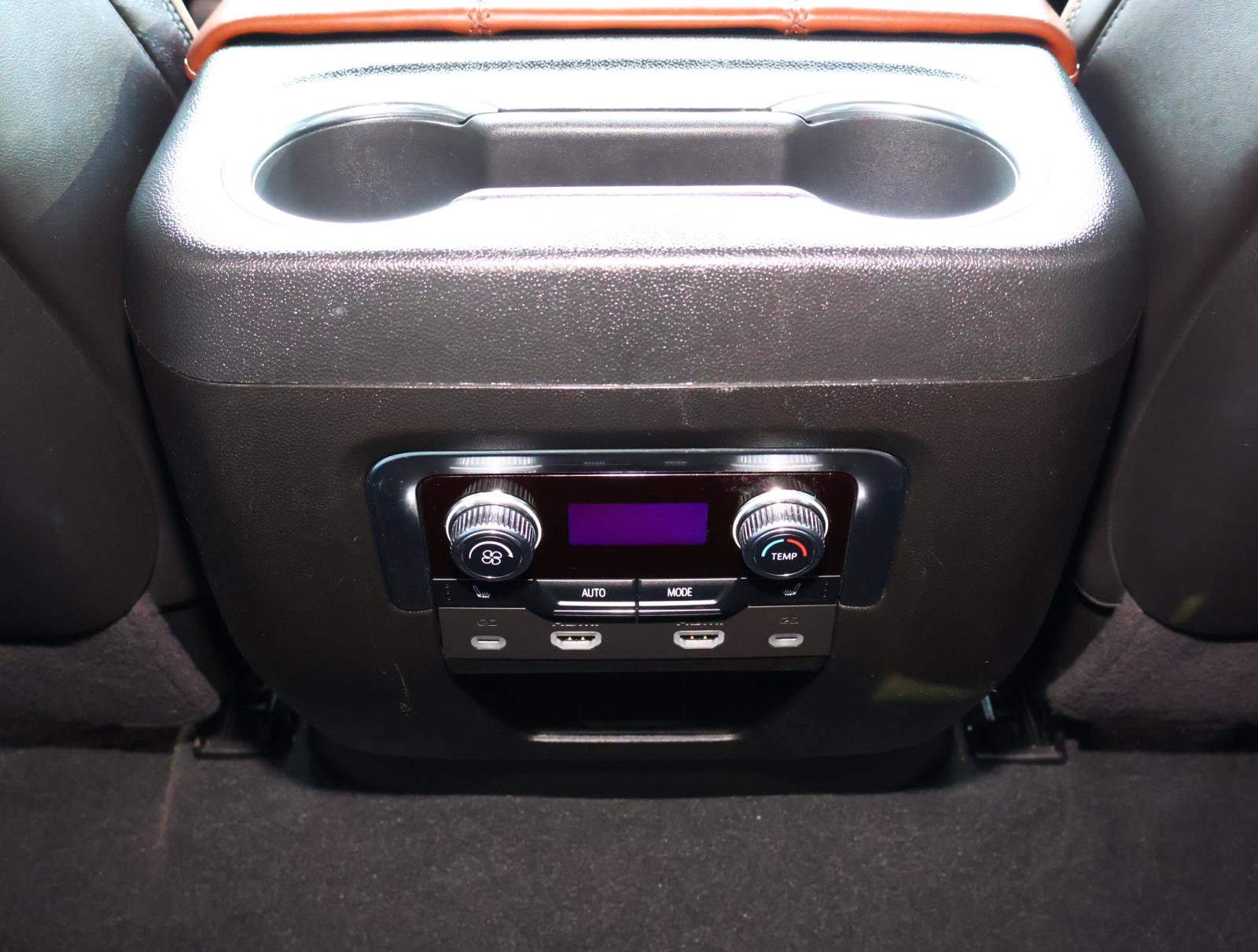 Used 2024 GMC Yukon Denali Ultimate image 14