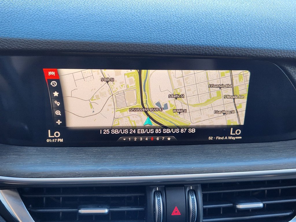 Used 2018 Alfa Romeo Stelvio Ti AWD/4WD image 8