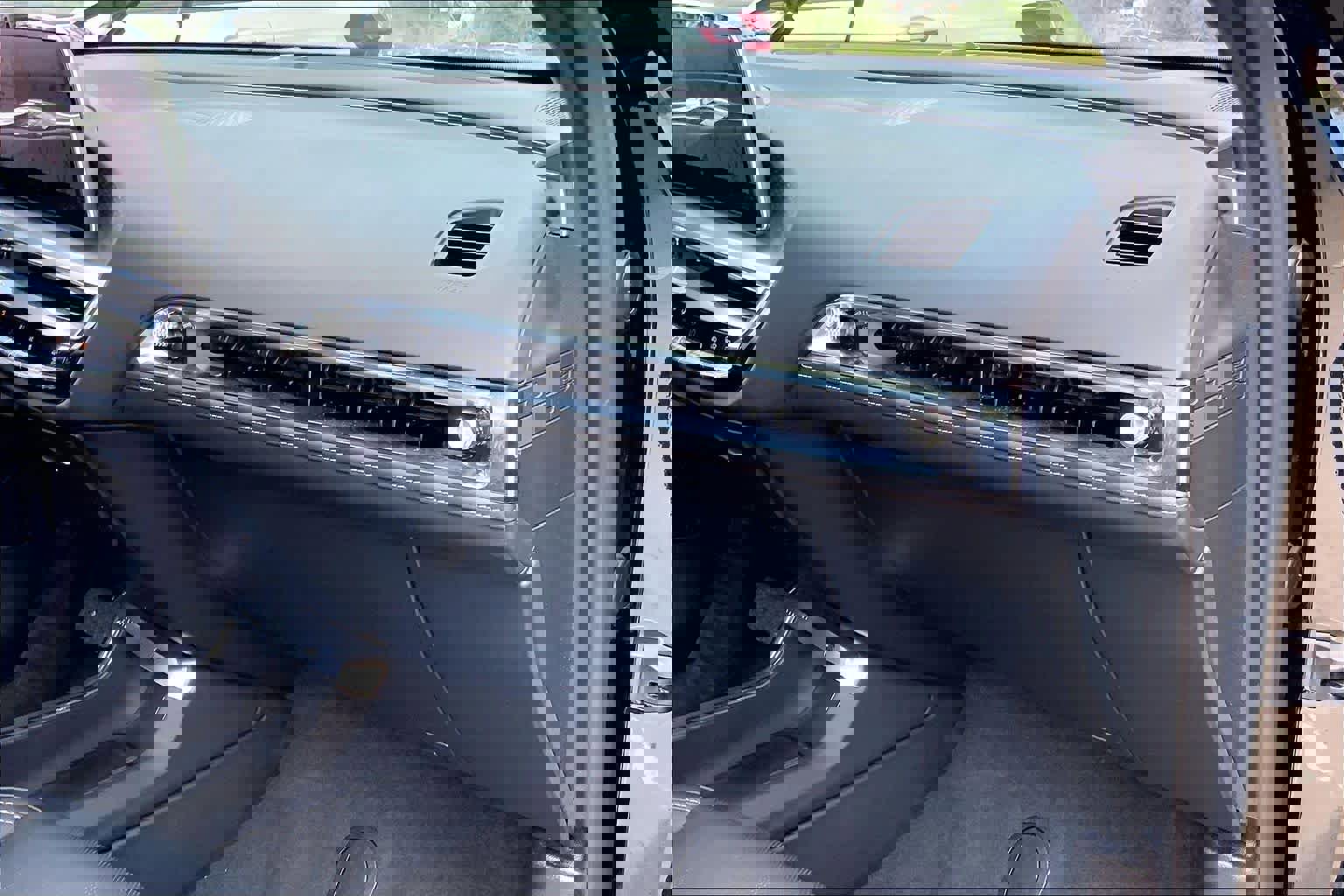 Used 2025 Cadillac Lyriq Luxury RWD image 18