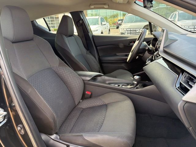 Used 2020 Toyota C-HR LE FWD image 30