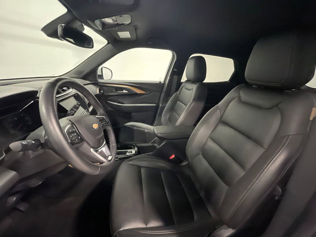 Used 2023 Chevrolet TrailBlazer ACTIV w/ Convenience Package image 3