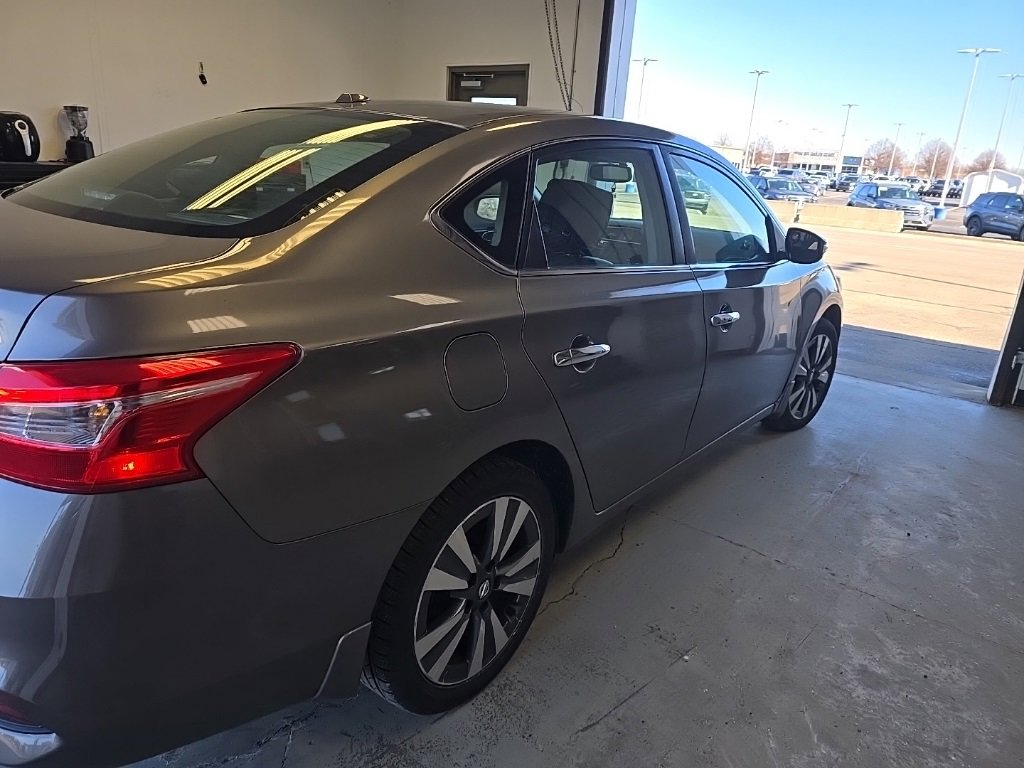 Used 2017 Nissan Sentra SL w/ SL Premium Technology Package image 4