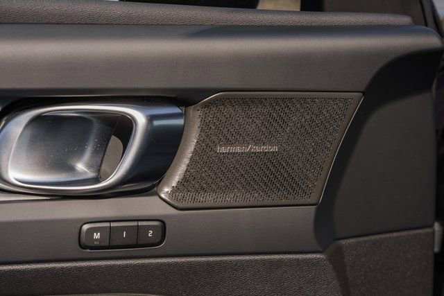 New 2026 Volvo XC40 B5 Ultra w/ Protection Package Premier image 39