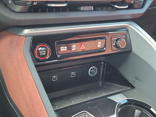 Certified 2025 Audi SQ5 Prestige AWD/4WD image 26