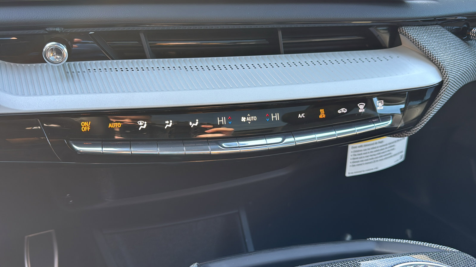 New 2026 Cadillac Optiq Luxury 1 image 20