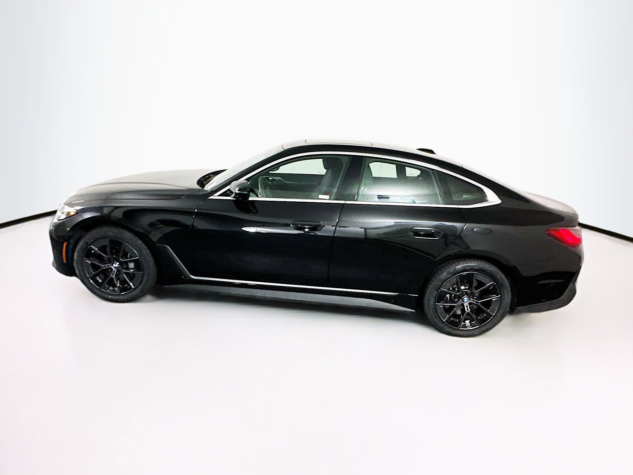 Used 2025 BMW i4 eDrive40 image 4
