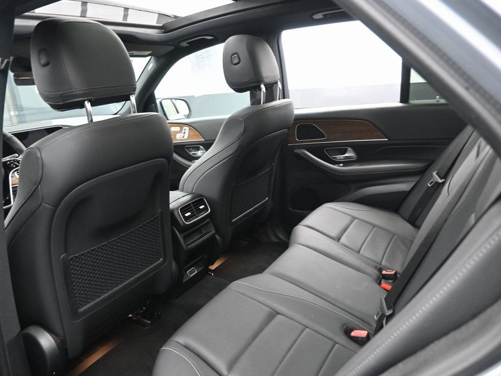 Used 2025 Mercedes-Benz GLE 450e GLE 450e w/ Winter Package image 34