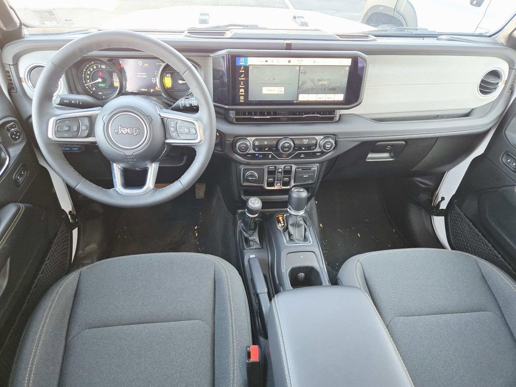 Used 2025 Jeep Wrangler Unlimited Sahara image 9