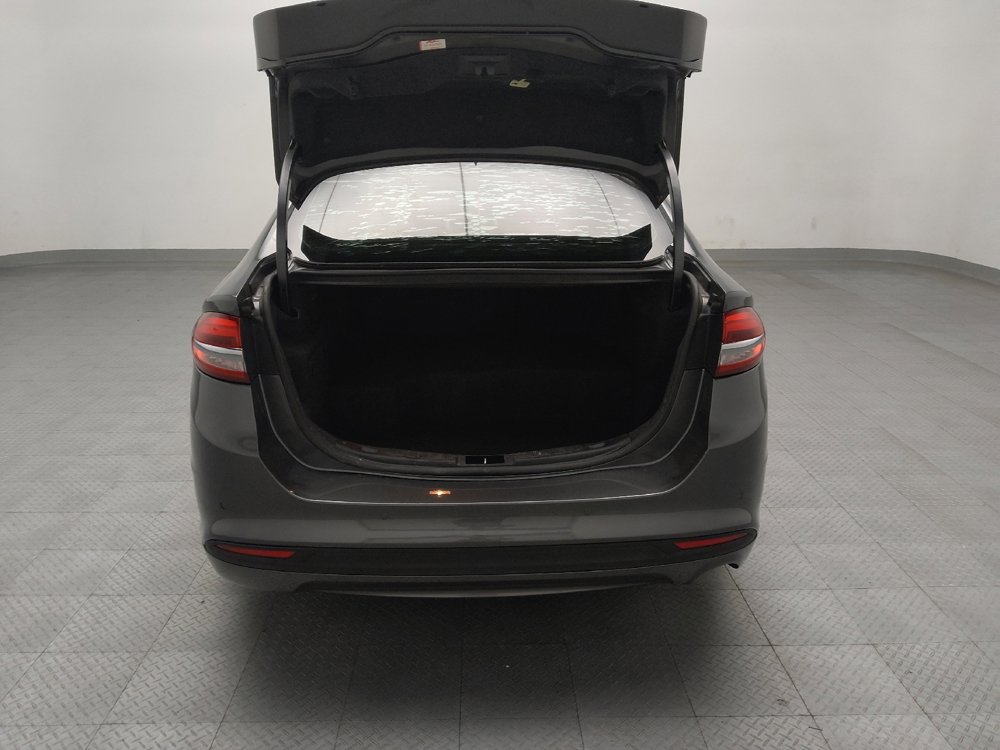 Used 2020 Ford Fusion SE image 29