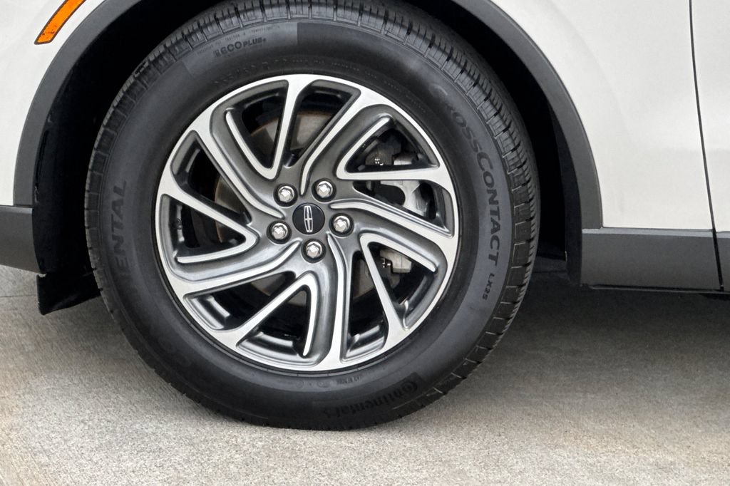 Used 2021 Lincoln Aviator 2WD w/ Elements Package image 35