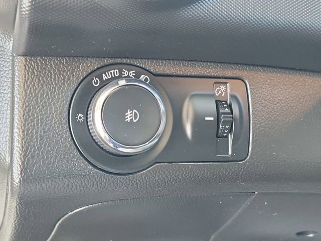 Used 2020 Chevrolet Sonic LT FWD image 18