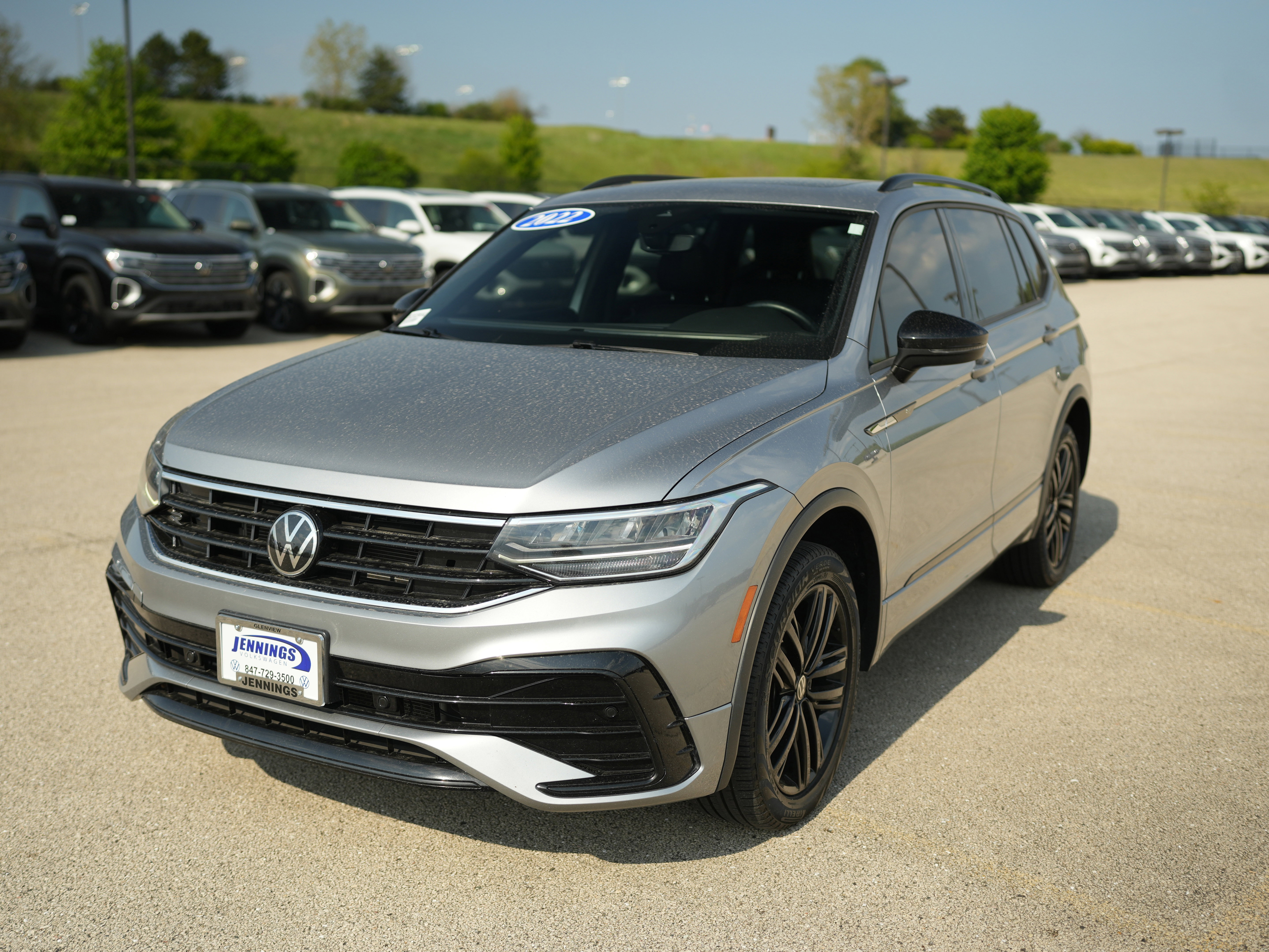 Certified 2022 Volkswagen Tiguan SE R-Line AWD/4WD image 4