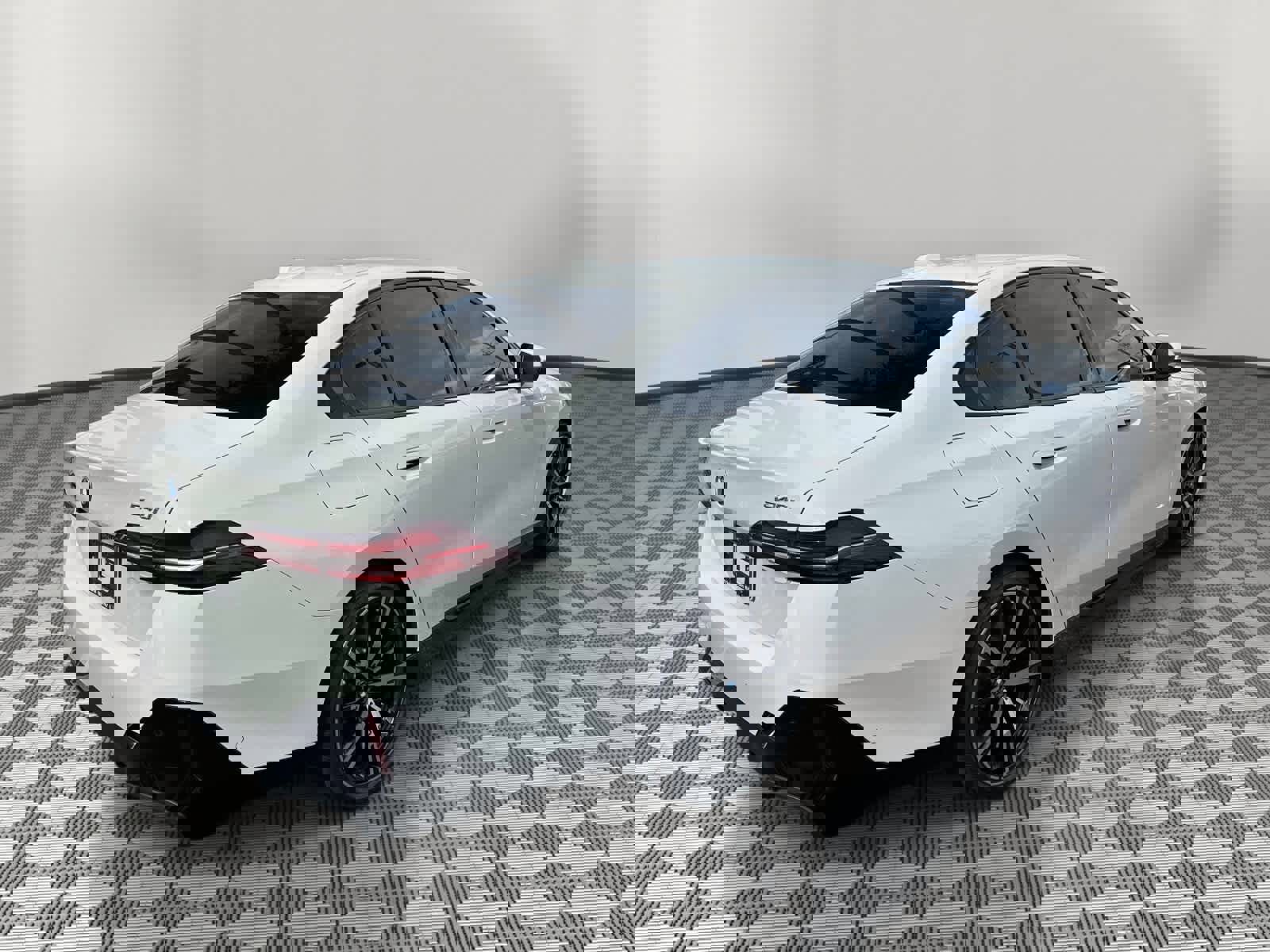 Certified 2024 BMW 540i xDrive w/ M Sport Package image 7