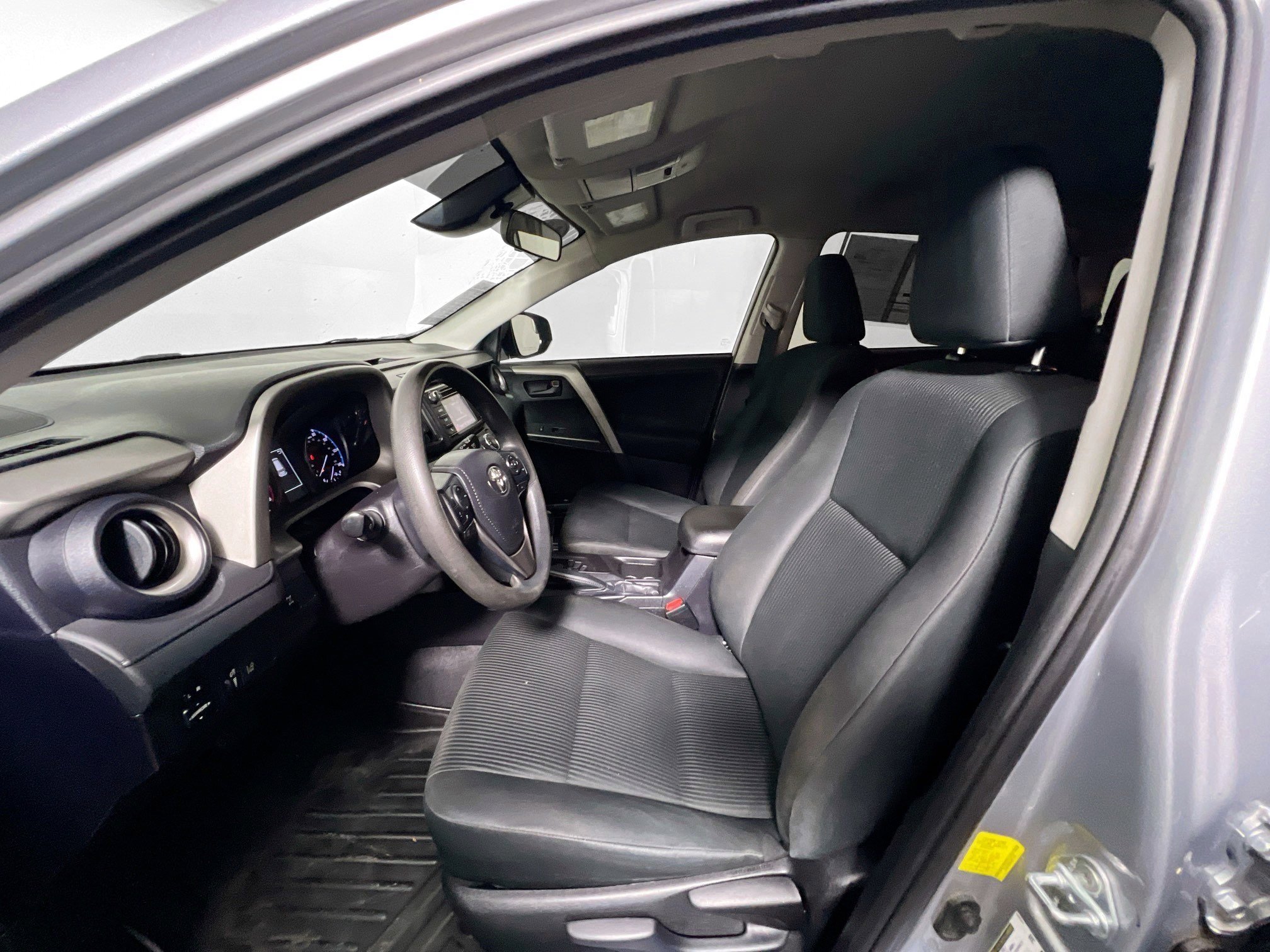 Used 2017 Toyota RAV4 LE image 14