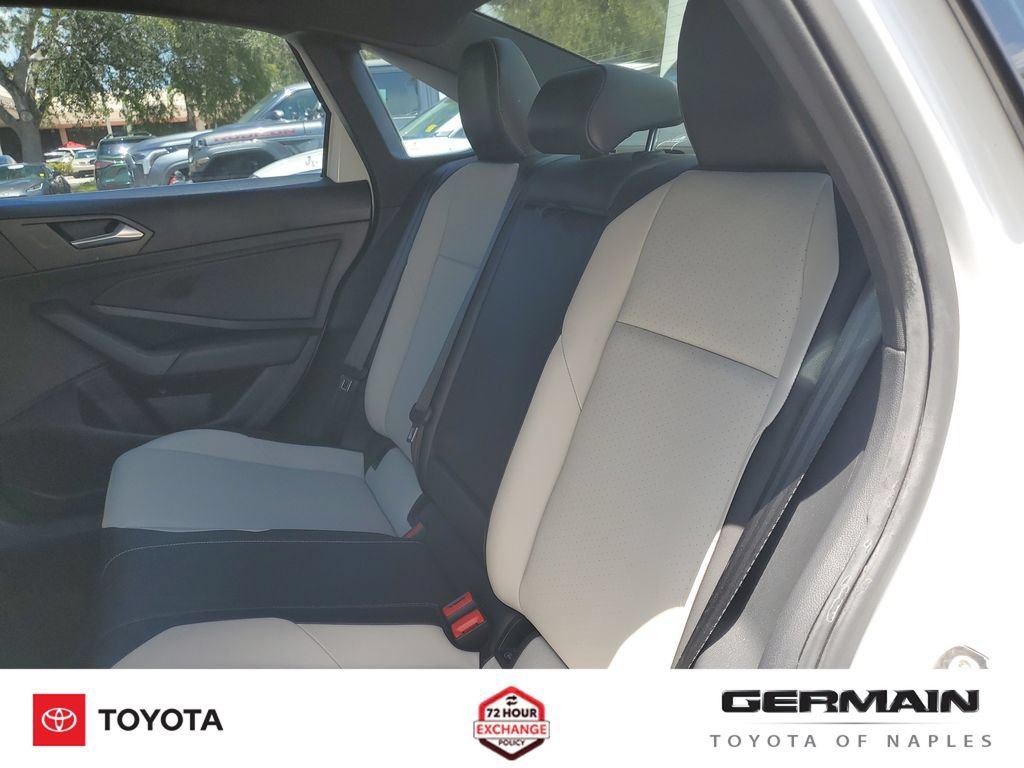 Used 2020 Volkswagen Jetta R-Line w/ R-Line Cold Weather Package FWD image 21