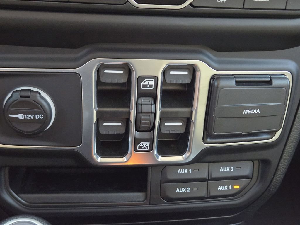 Used 2023 Jeep Wrangler Unlimited w/ Safety Group image 32