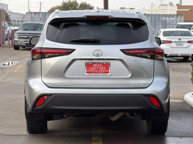 Used 2024 Toyota Highlander XLE AWD/4WD image 6