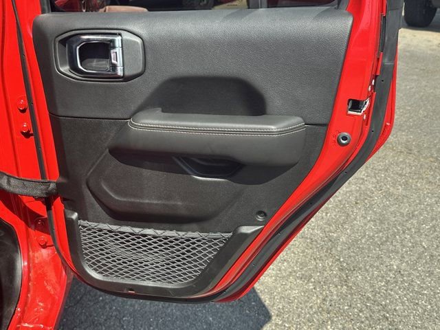 Certified 2025 Jeep Wrangler Unlimited Sahara w/ Safety Group image 15