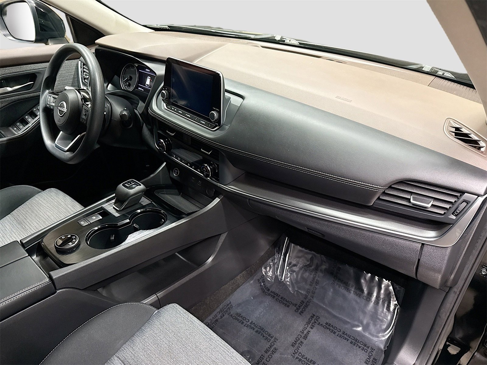 Used 2023 Nissan Rogue SV image 28