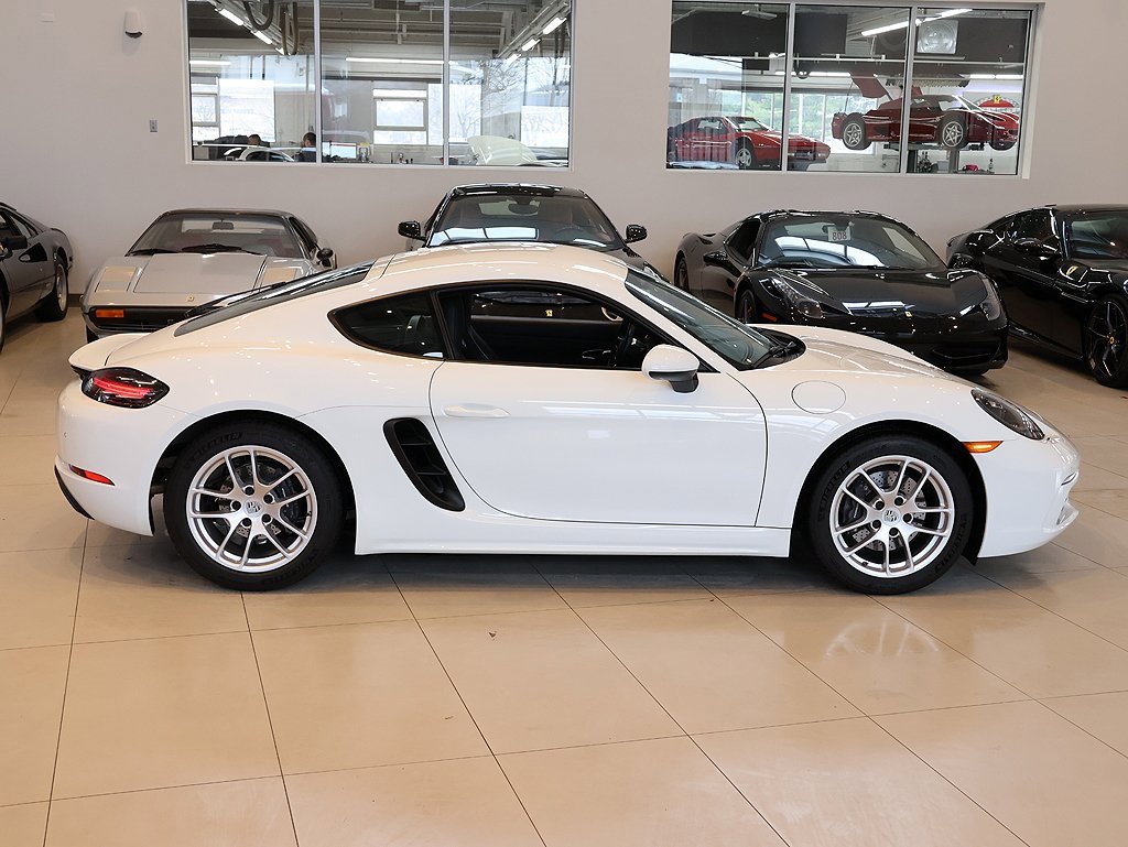 Used 2021 Porsche 718 Cayman image 18