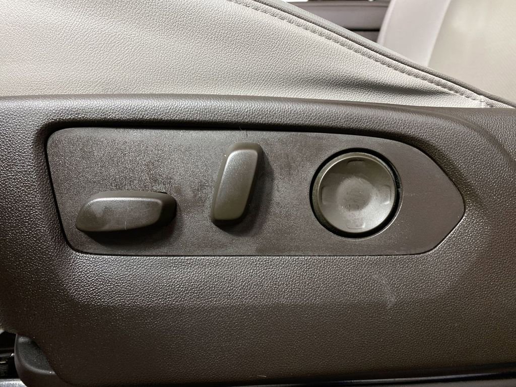 Certified 2023 GMC Yukon SLT w/ SLT Premium Package image 12