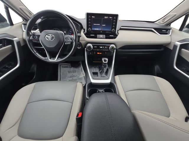 Used 2019 Toyota RAV4 XLE Premium image 10