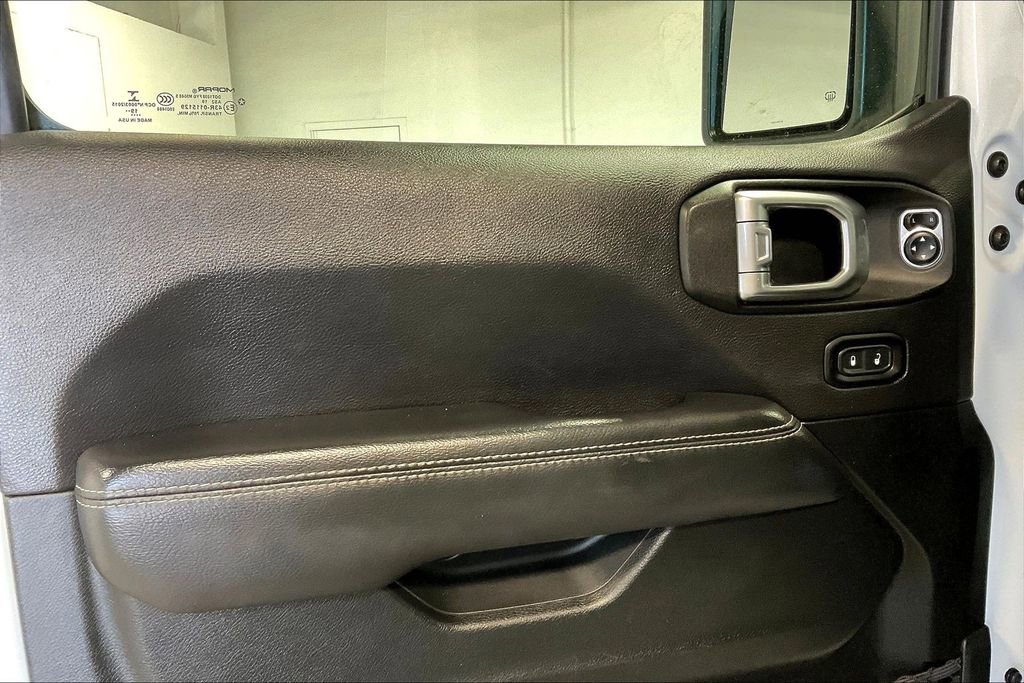 Used 2020 Jeep Wrangler Unlimited Sahara image 20