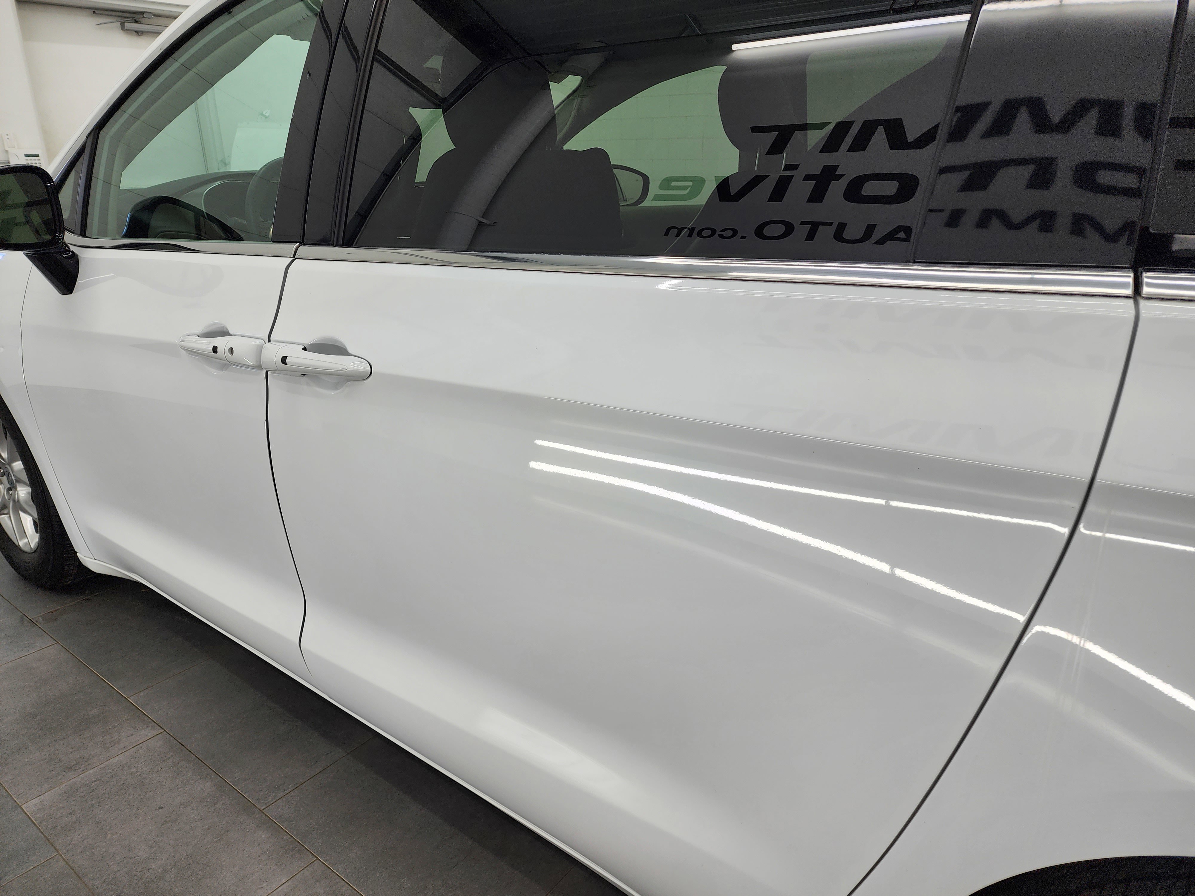Used 2024 Chrysler Pacifica Touring-L FWD image 33