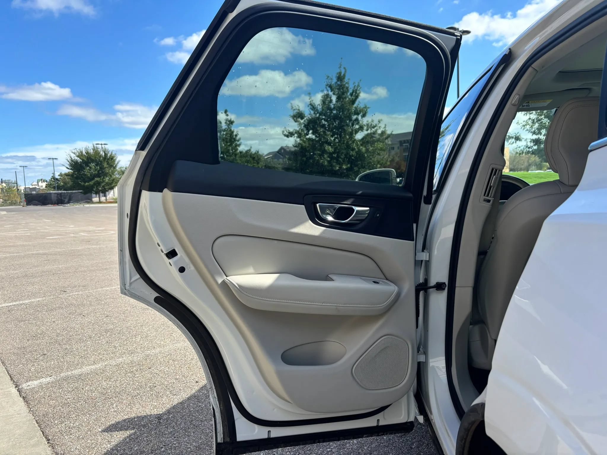 Used 2021 Volvo XC60 T5 Inscription w/ Advanced Package FWD image 26