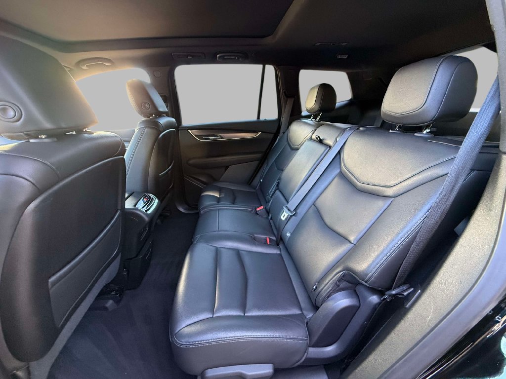 Used 2025 Cadillac XT6 Luxury AWD/4WD image 19