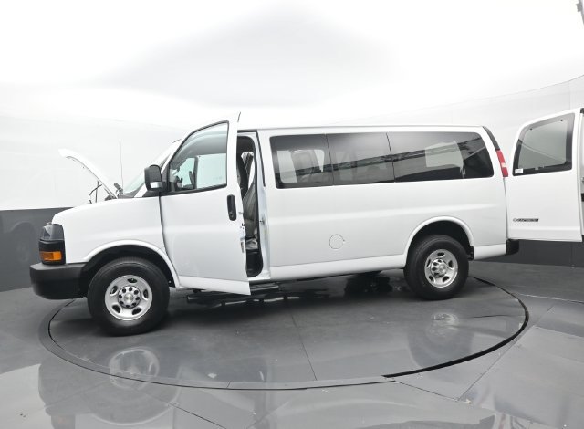 Used 2022 Chevrolet Express 2500 LS w/ Driver Convenience Package RWD image 30