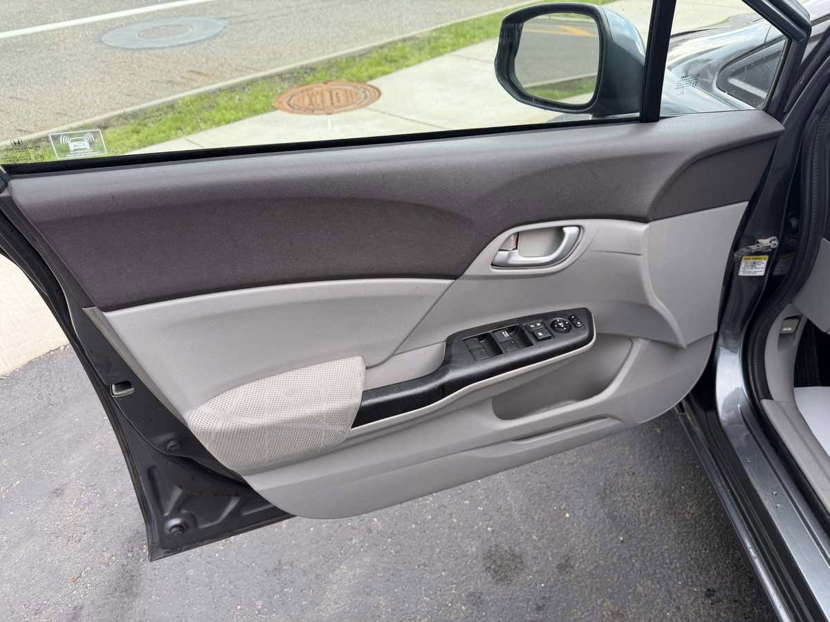 Used 2012 Honda Civic LX image 11