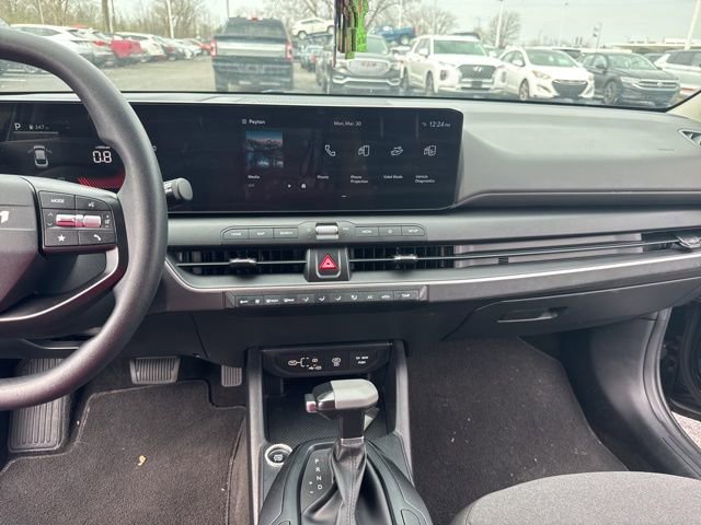 Used 2025 Kia K4 LX image 14
