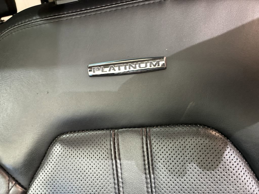 Used 2018 Ford Expedition Max Platinum AWD/4WD image 12