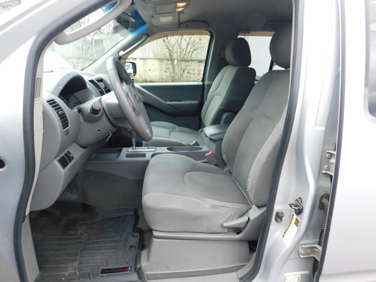 Used 2006 Nissan Frontier SE AWD/4WD image 6