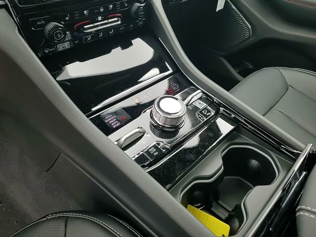 New 2025 Jeep Grand Cherokee L Overland w/ Trailer Tow Package image 32