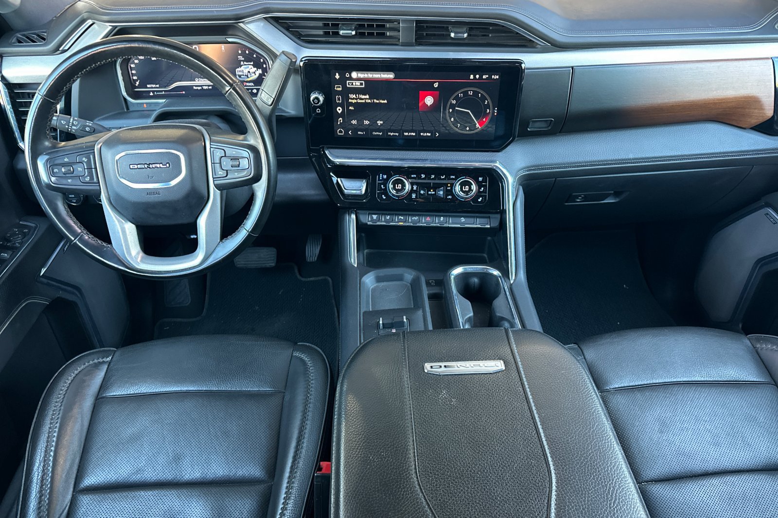 Used 2024 GMC Sierra 2500 Denali w/ Denali Reserve Package AWD/4WD image 12