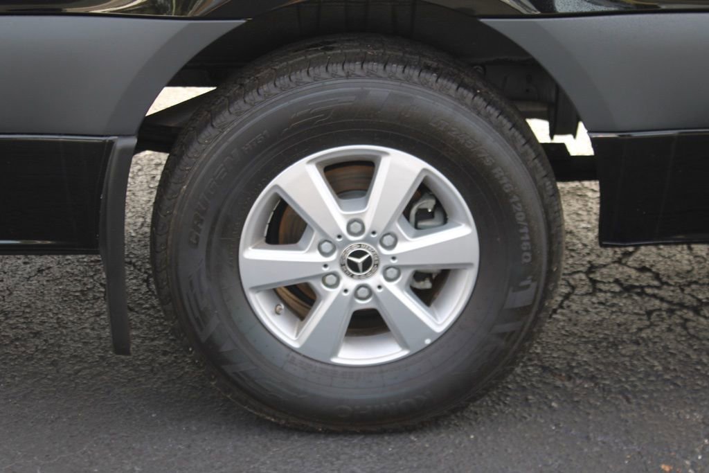 Used 2024 Mercedes-Benz Sprinter 2500 image 13