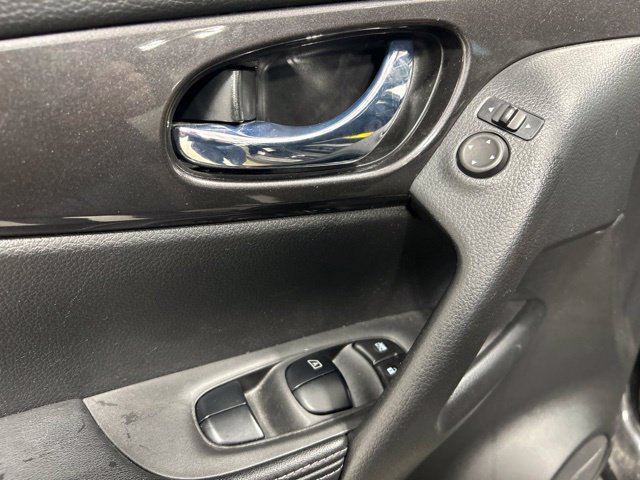 Used 2020 Nissan Rogue SV AWD/4WD image 22