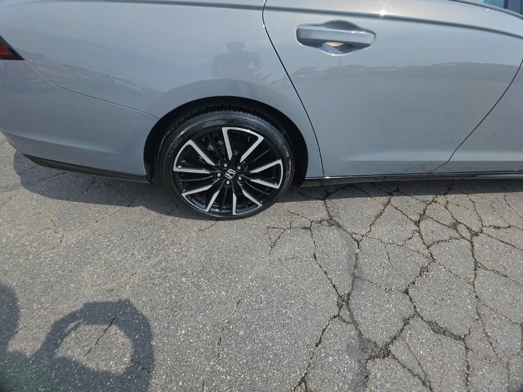 Used 2025 Honda Accord Touring image 10