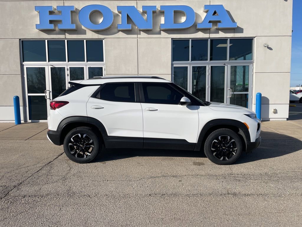 Used 2023 Chevrolet TrailBlazer LT w/ Convenience Package AWD/4WD image 4