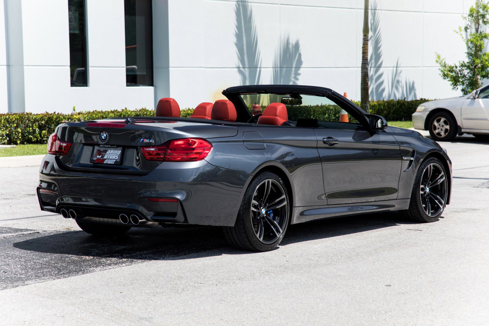 Used 2016 BMW M4 Convertible image 15
