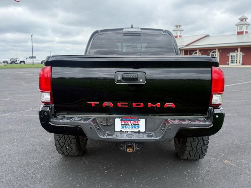 Used 2017 Toyota Tacoma TRD Off-Road w/ Premium & Technology Package image 6