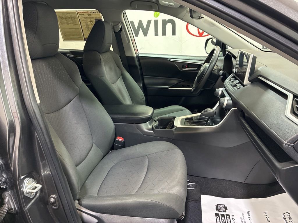 Used 2023 Toyota RAV4 XLE AWD/4WD image 11