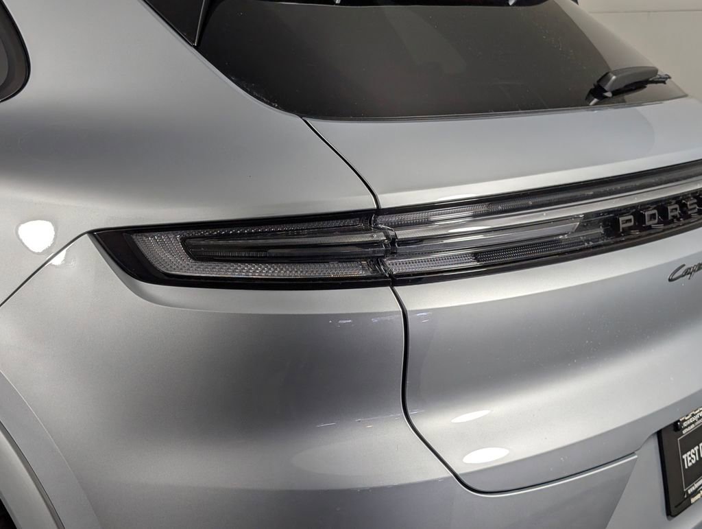 New 2026 Porsche Cayenne GTS image 17