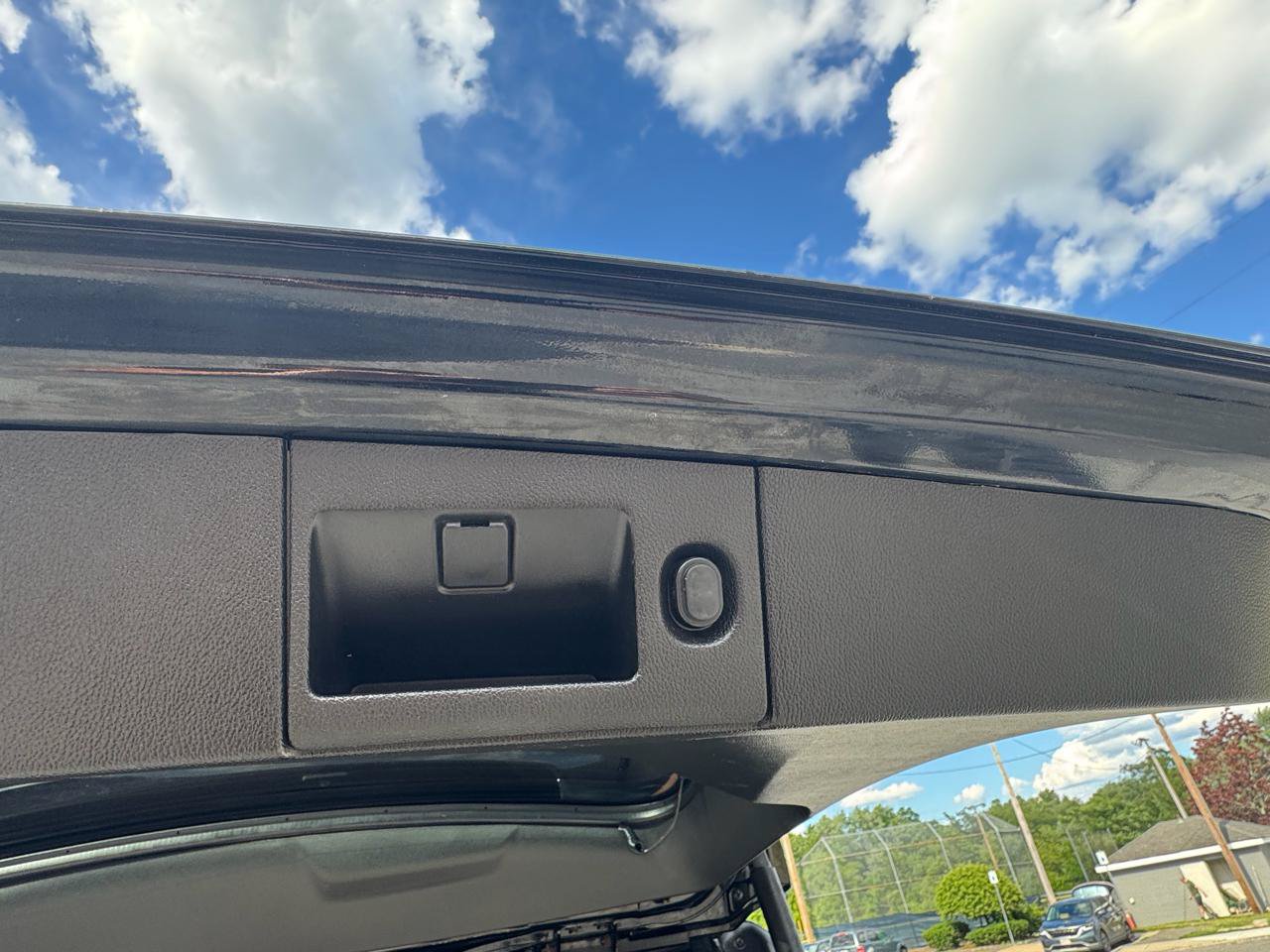 Used 2018 Chevrolet Suburban LT AWD/4WD image 13