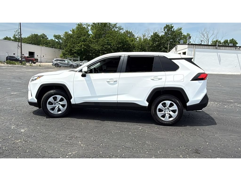 Certified 2025 Toyota RAV4 LE AWD/4WD image 4