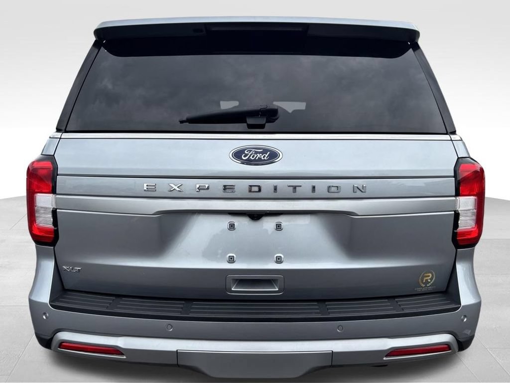 Used 2024 Ford Expedition XLT AWD/4WD image 4